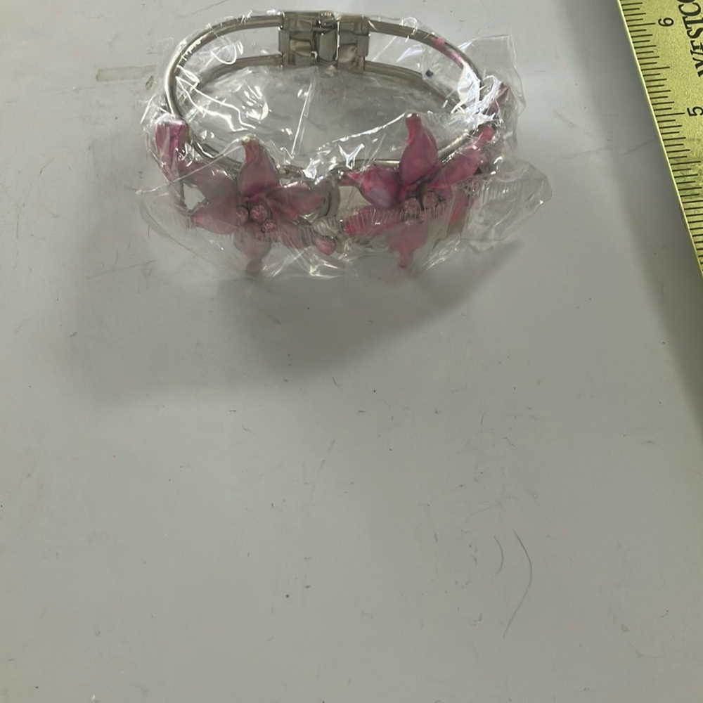 Brand new enamel hinged bracelet